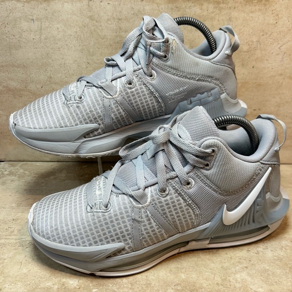 Nike LeBron Basketball Shoes main image 4